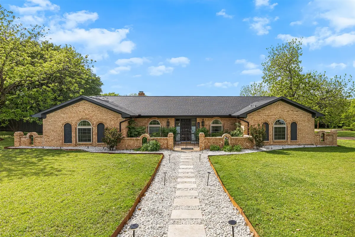 109 Hillside Drive W, Burleson, TX 76028 - #1