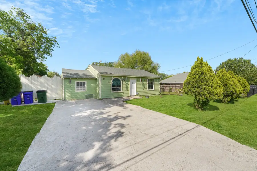 11405 S Blossom Circle, Balch Springs, TX 75180 - #2