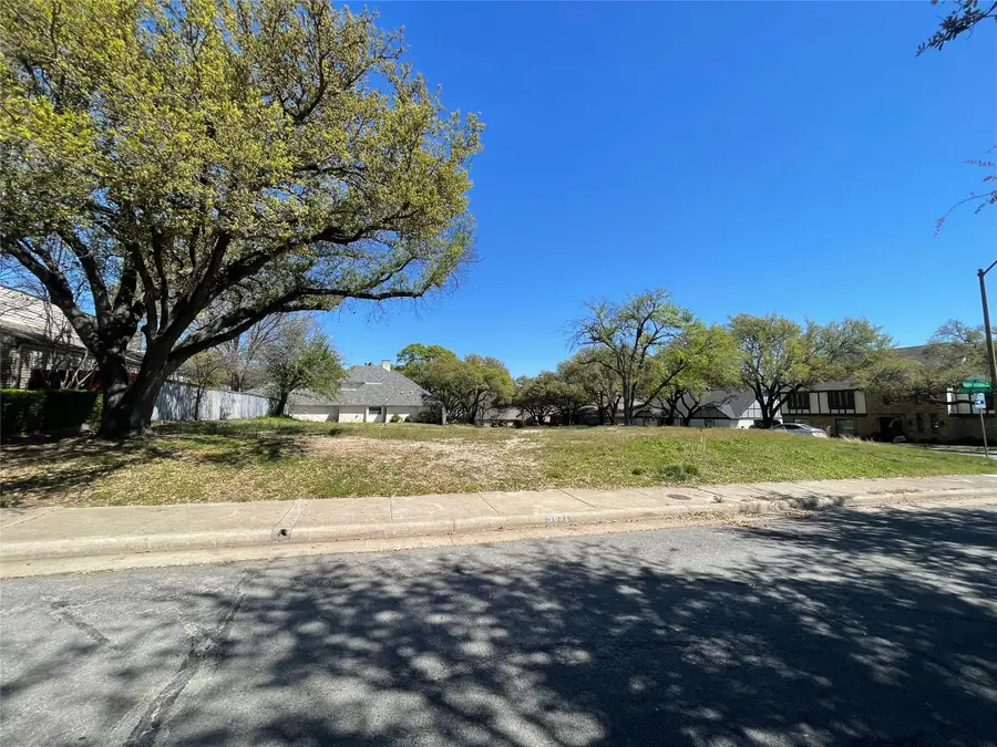 9631 Robin Meadow Drive, Dallas, TX 75243 - #2