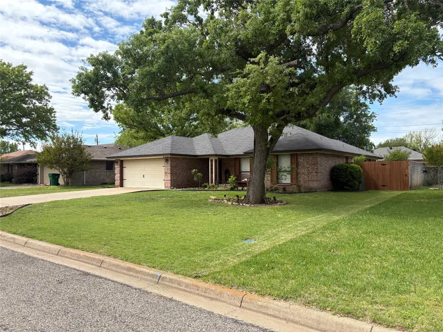 1808 N Cypress Avenue, Stephenville, TX 76401 - #3
