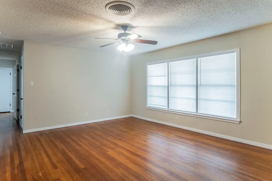 3128 Ray Drive, Haltom City, TX 76117 - #3