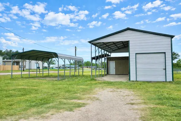 395 Holiday Village Drive, Quitman, TX 75783