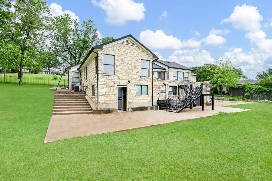 4901 Circle Ridge Drive, Fort Worth, TX 76114 - #3