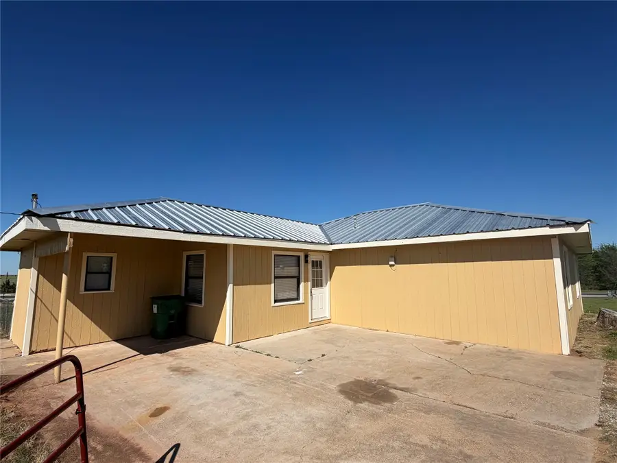 1346 Polk Rd, Bowie, TX 76230 - #3