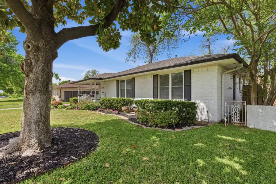 3241 Lockmoor Lane, Dallas, TX 75220 - #3