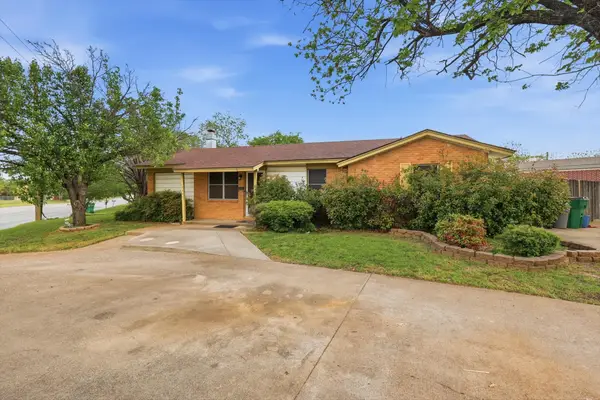 3901 Woodlane Avenue, Haltom City, TX 76117