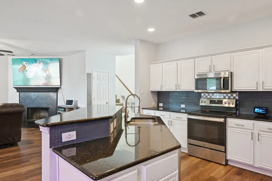 441 Valley View Drive, Lewisville, TX 75067 - #2