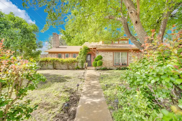 2902 Green Oaks Drive, Garland, TX 75040