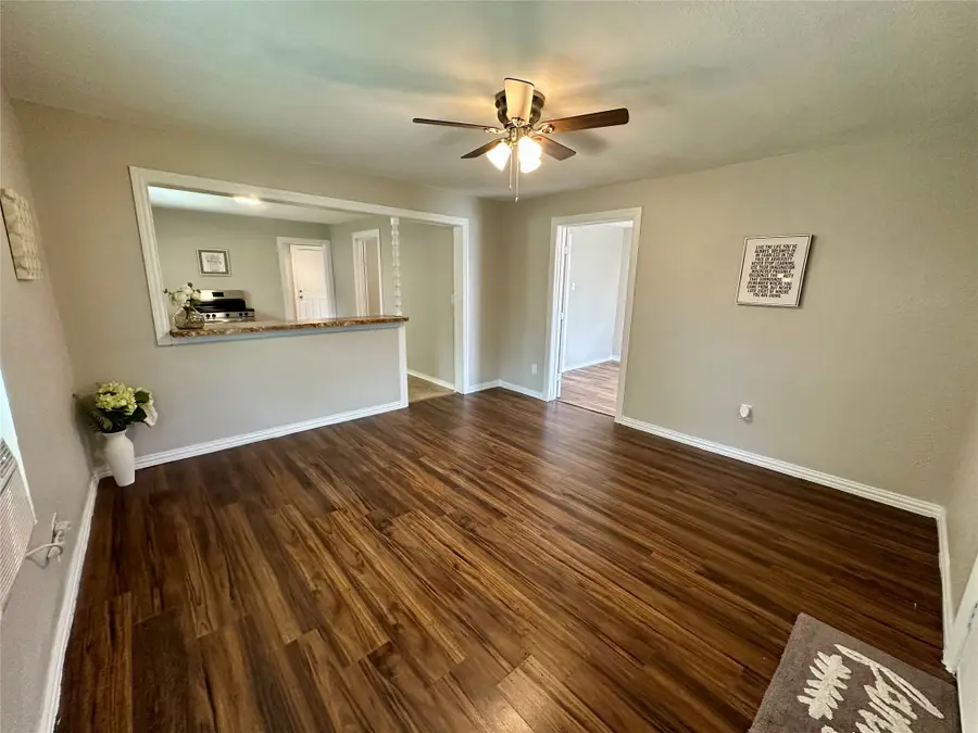 500 W Lone Star Avenue, Cleburne, TX 76033 - #2