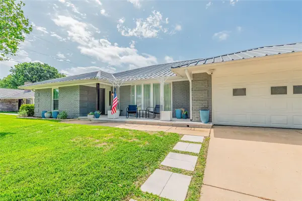 1100 Byron Lane, Arlington, TX 76012