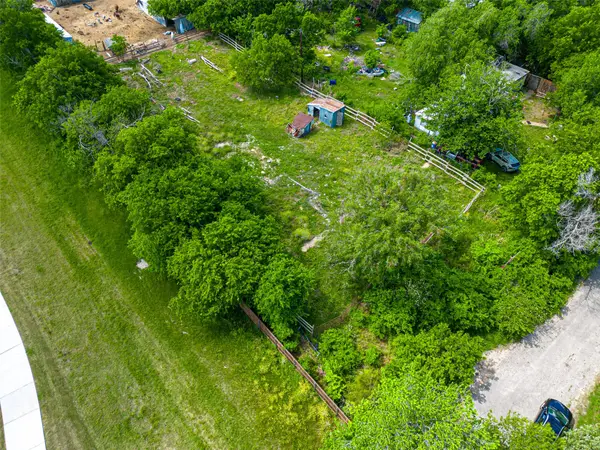 214 Rock Creek Street, Red Oak, TX 75154