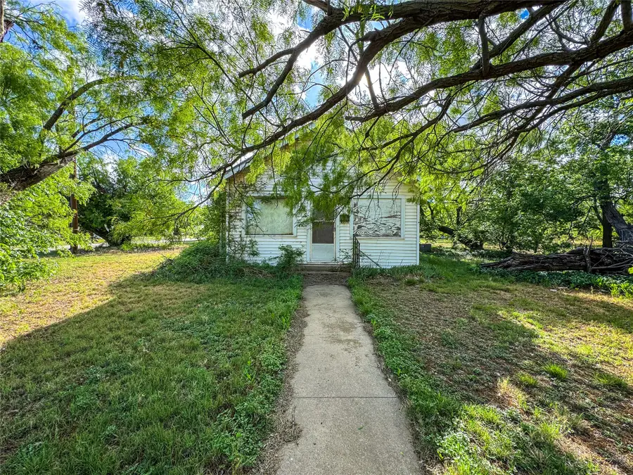 306 N Avenue C, Haskell, TX 79521 - #2