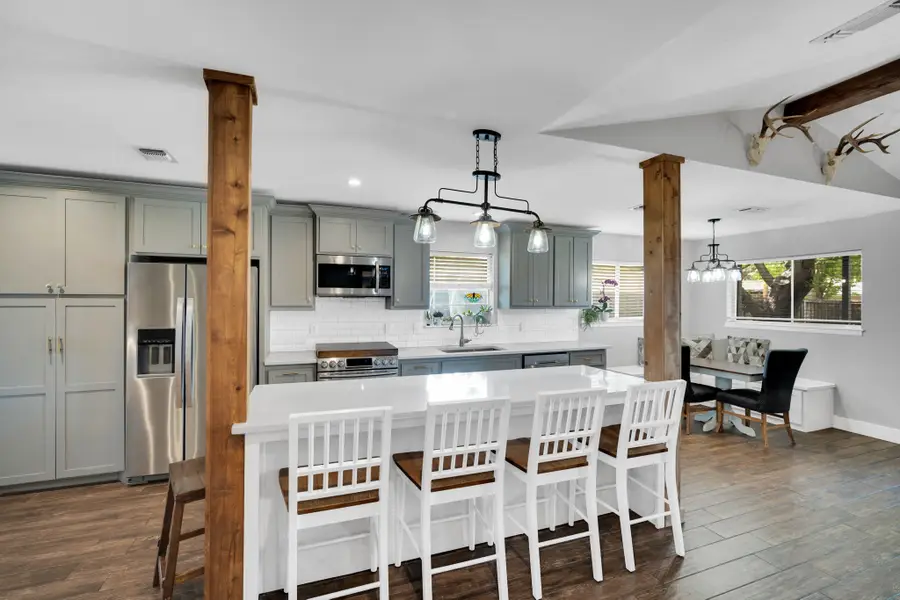 106 Hillcrest Drive, Midlothian, TX 76065 - #2