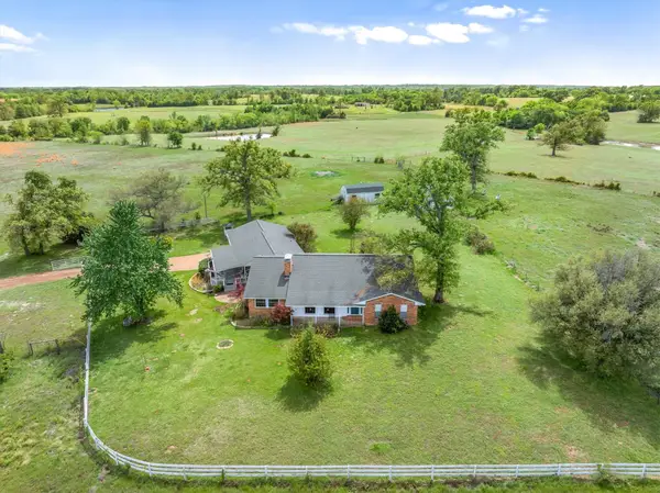 1421 Vz County Road 2319, Canton, TX 75103