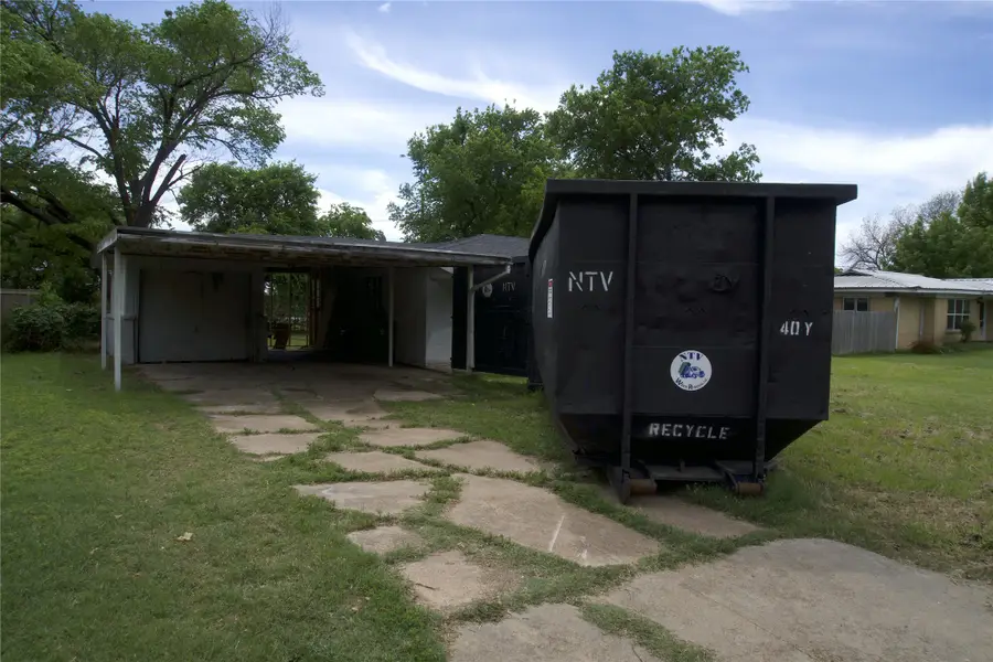 6614 Bridges Avenue, Richland Hills, TX 76118 - #2