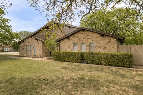 6917 Smithfield Road, North Richland Hills, TX 76182