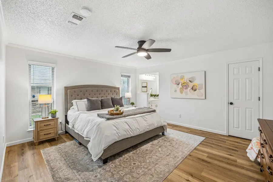 232 NE Shady Oaks Drive, Burleson, TX 76028 - #3