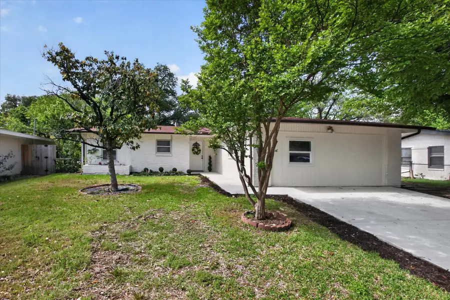 2424 Cloverdale Street, Arlington, TX 76010 - #2