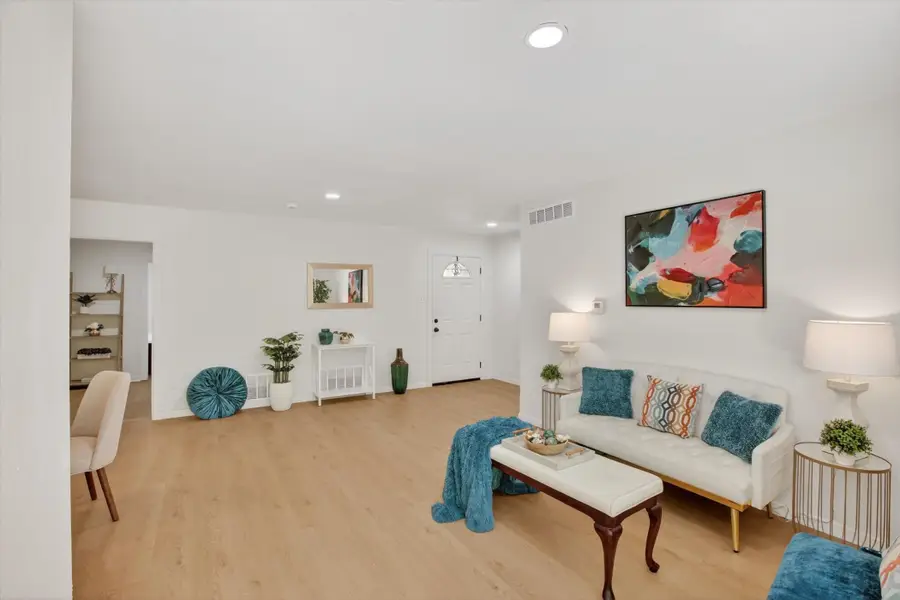 2424 Cloverdale Street, Arlington, TX 76010 - #3