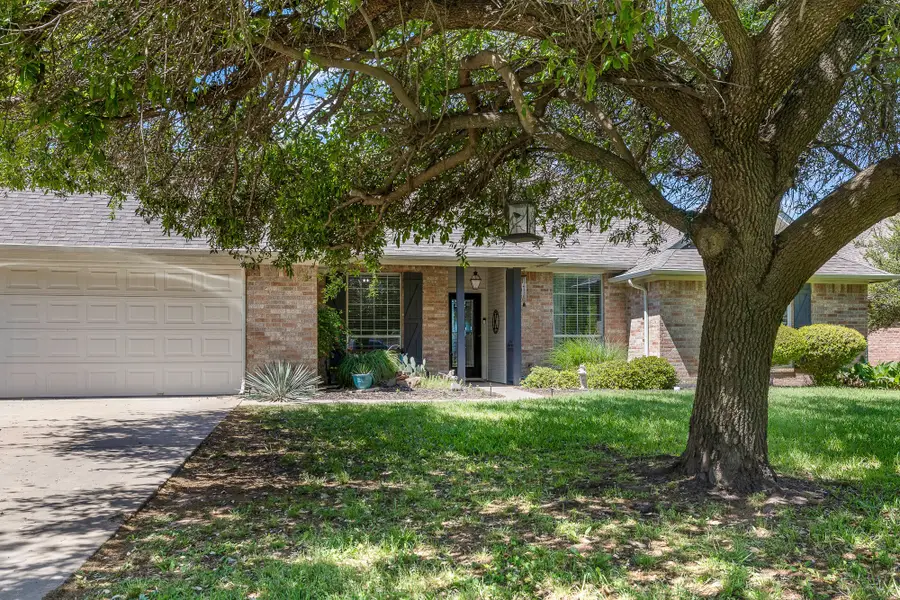 218 Granada Calle Street, Granbury, TX 76049 - #2