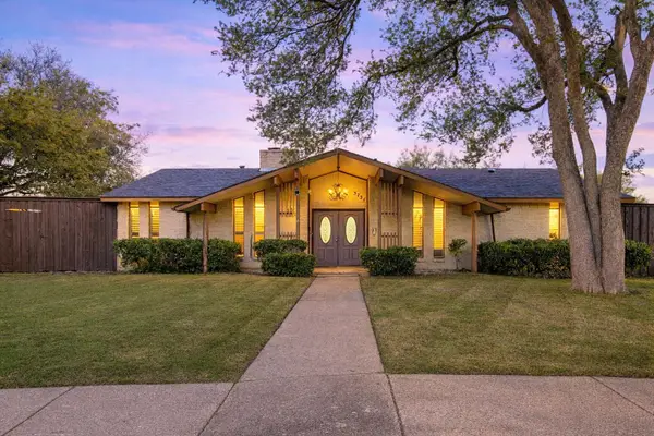 3731 Truesdell Place, Dallas, TX 75244