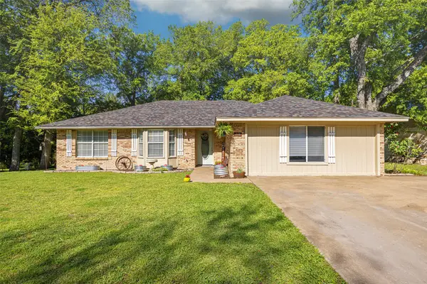 208 Rolling Hills Lane, Farmersville, TX 75442