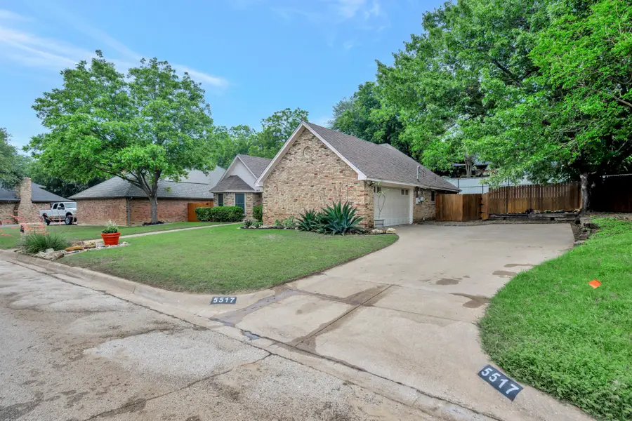 5517 Chimney Rock Road, Fort Worth, TX 76112 - #2