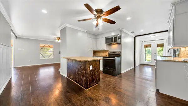 1542 W Reindeer Road, Lancaster, TX 75146
