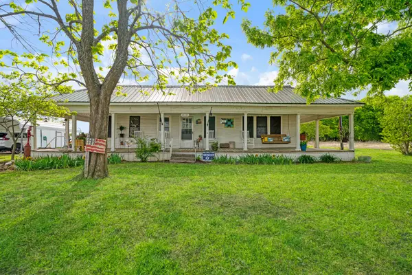 25099 Farm Road 137, Petty, TX 75470