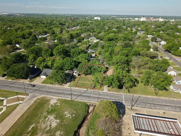 484 S Dewey Avenue, Sherman, TX 75090