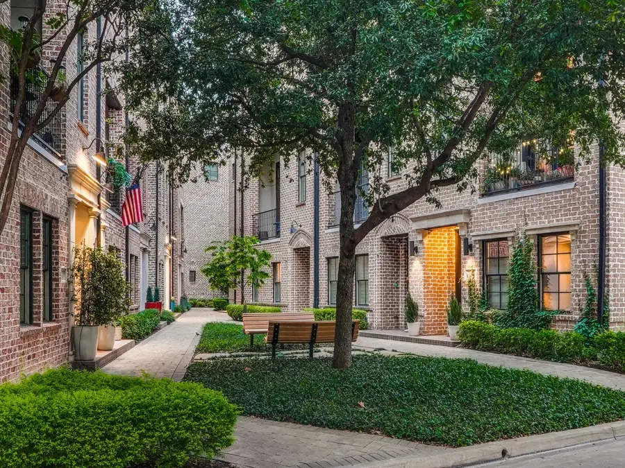 536 S Pearl Expressway, Dallas, TX 75201 - #3