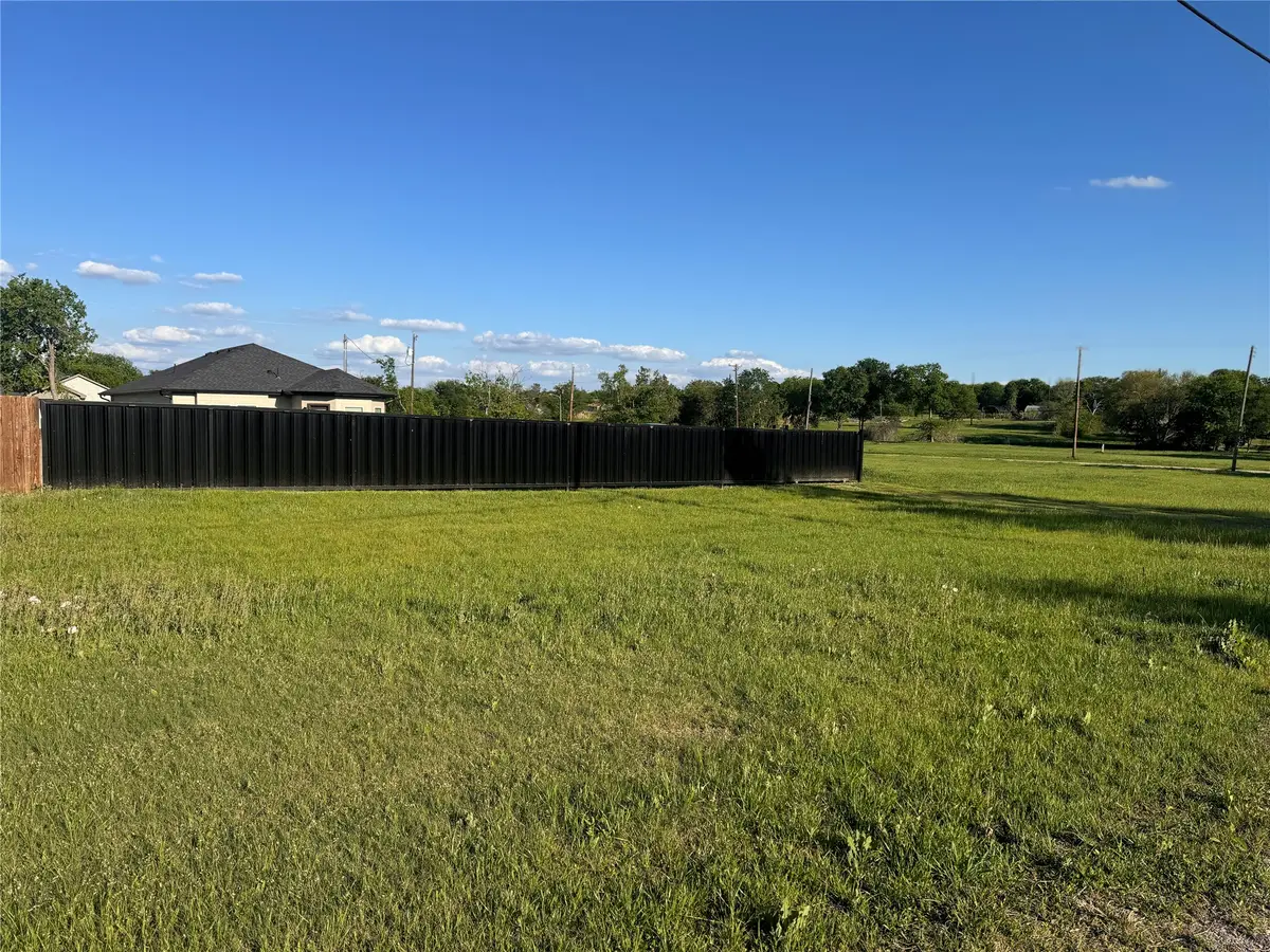 207 Pine Street, Hillsboro, TX 76645 - #1