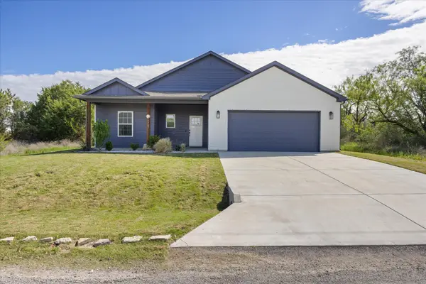 5707 Stonegate Circle, Granbury, TX 76048