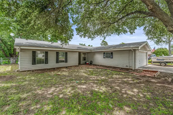 4013 Cherokee Court, Granbury, TX 76048