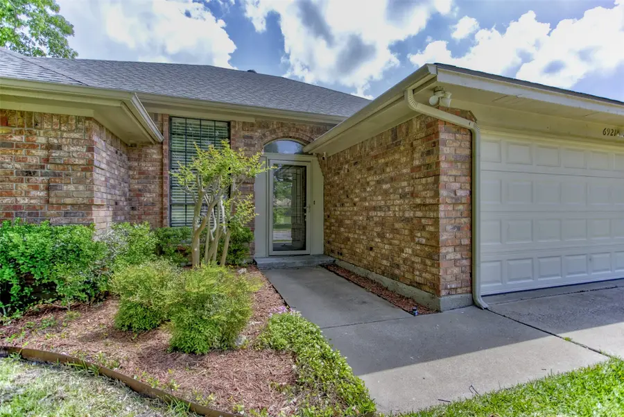 6921 Weatherwood Road, Fort Worth, TX 76133 - #3