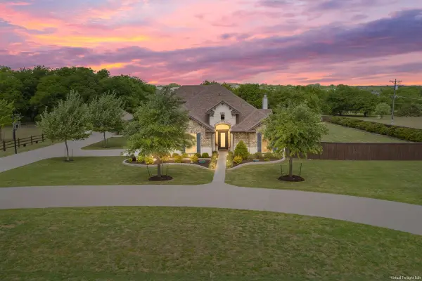 101 Rancho Lorena Drive, Lorena, TX 76655