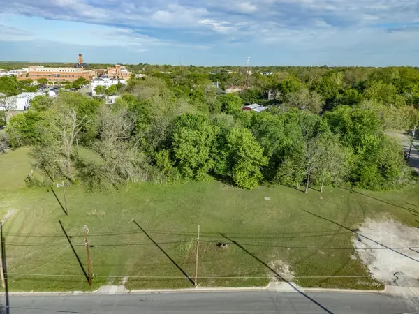 105 Wyatt Street, Waxahachie, TX 75165