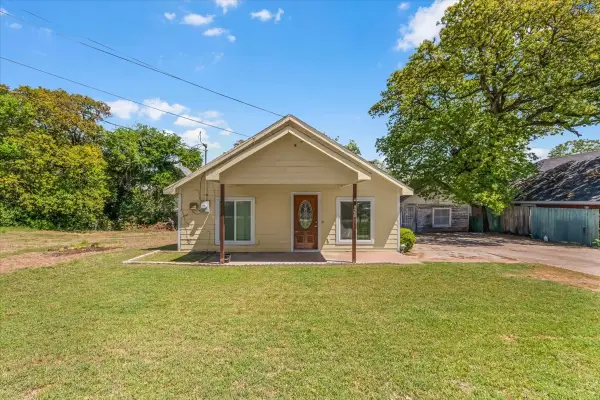 828 Springer Avenue, Fort Worth, TX 76114