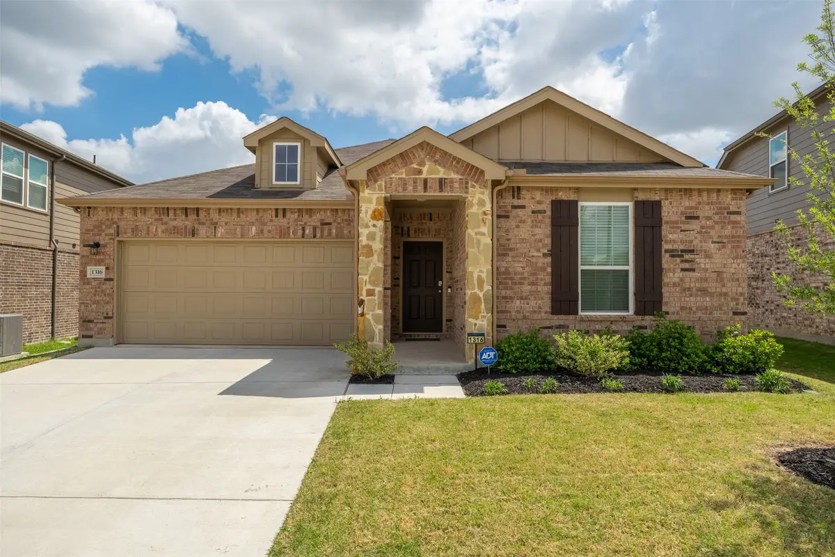 1316 Pepperhill Lane, Fort Worth, TX 76131 - #1