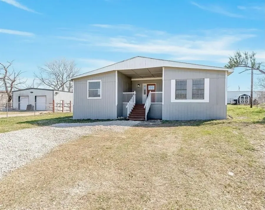 715 Comanche Cove Drive, Granbury, TX 76048 - #2