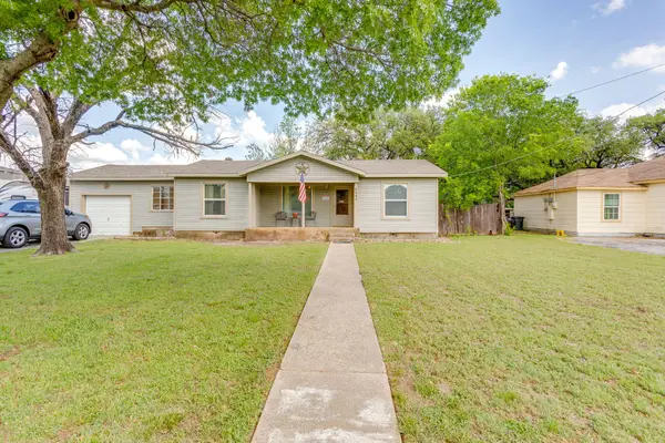 4548 Hodgkins Road, Lake Worth, TX 76135