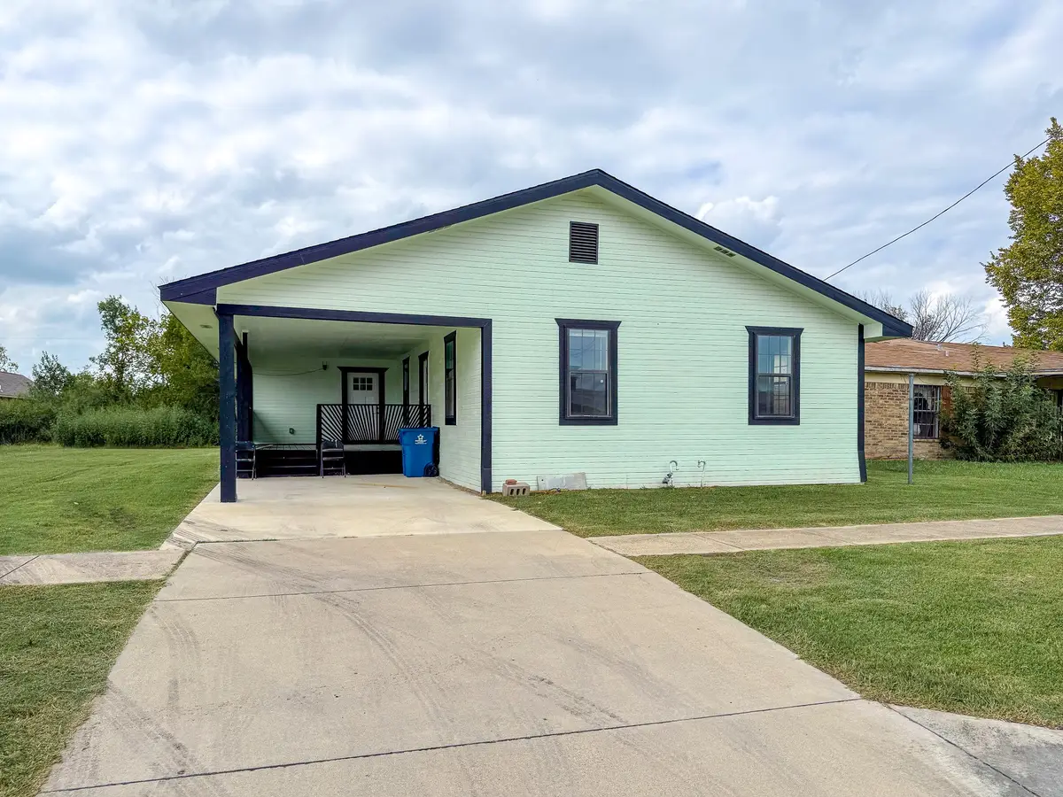1112 E 13th Avenue, Corsicana, TX 75110 - #1