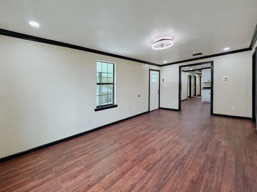 1112 E 13th Avenue, Corsicana, TX 75110 - #3