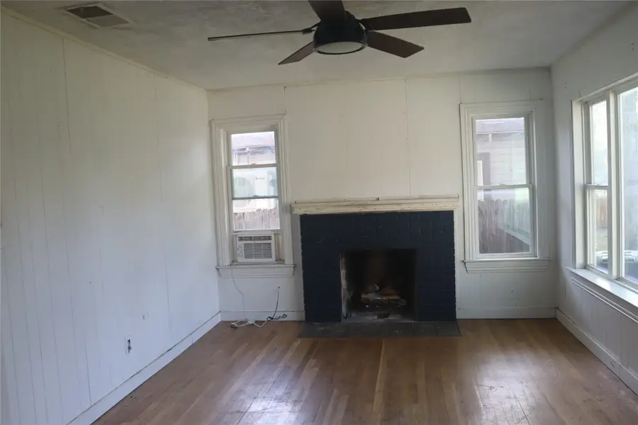 4060 Mt Vernon Avenue, Fort Worth, TX 76103 - #3