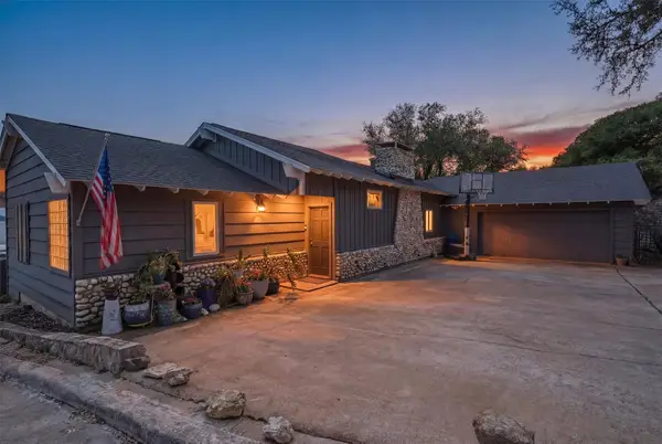 4015 Crescent Drive, Granbury, TX 76049