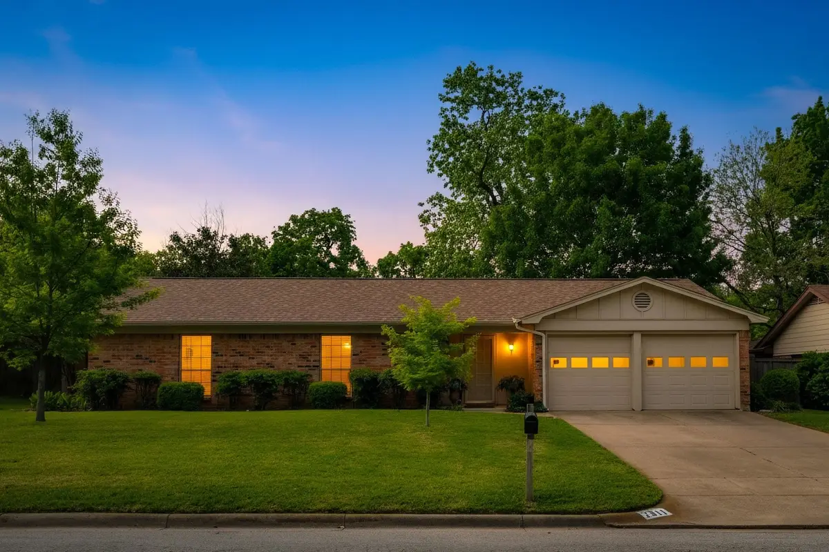 2811 Wentwood Drive, Grapevine, TX 76051 - #1