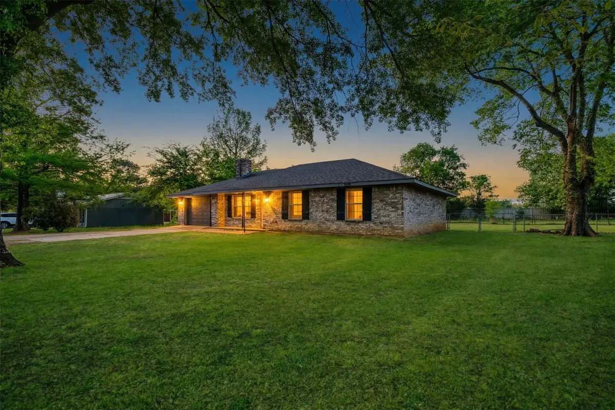 620 Moore Street, Blossom, TX 75416 - #1