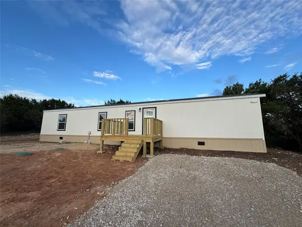 2225 Woodview Trail, Granbury, TX 76048