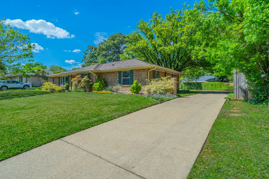 2422 Greenwood Drive, Grand Prairie, TX 75050 - #3