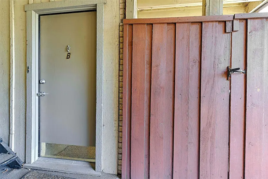 5808 Sandhurst Lane #B, Dallas, TX 75206 - #2